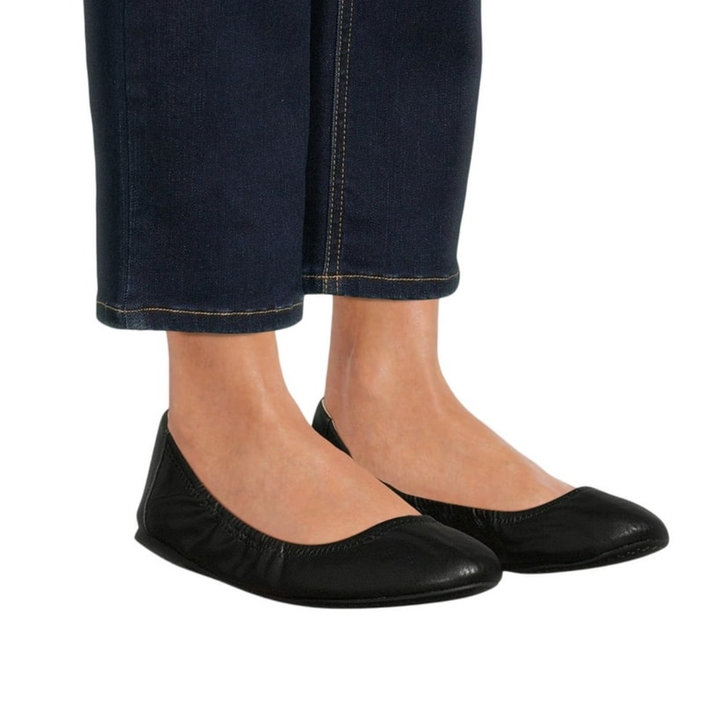 Time and Tru Women's Scrunch Ballet Flats, Wide Width Available